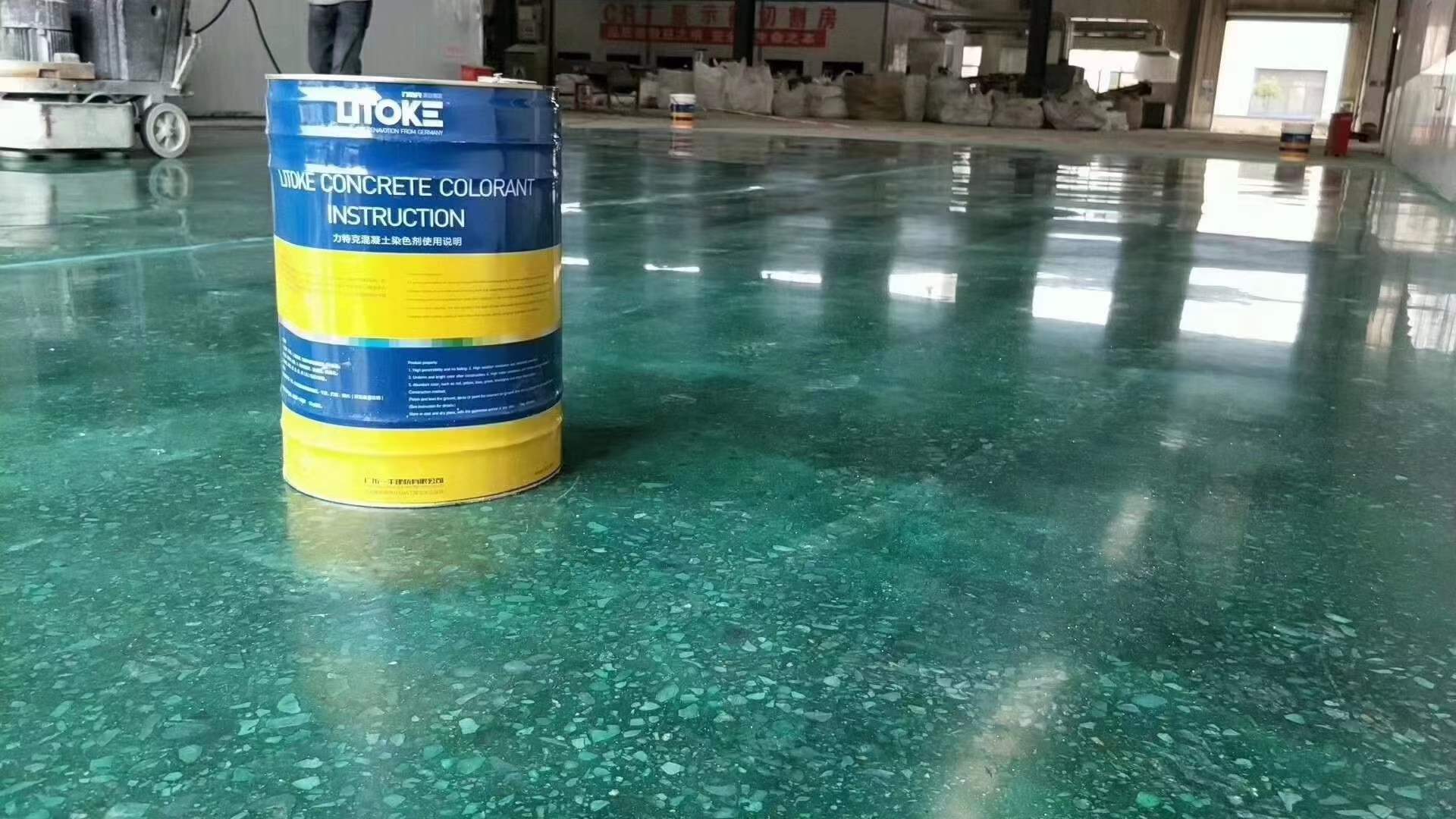 亮而不滑的地坪拋光液，濃縮滲透型地坪光亮劑！